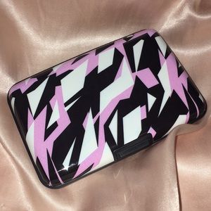 Bebe hard wallet ✨